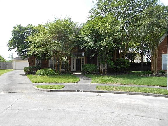 2nd image of 2108 Rosswood Dr