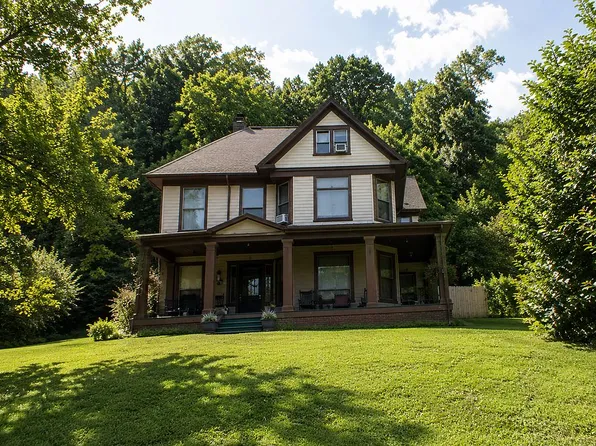 1699 Belmont St, Bellaire, OH 43906