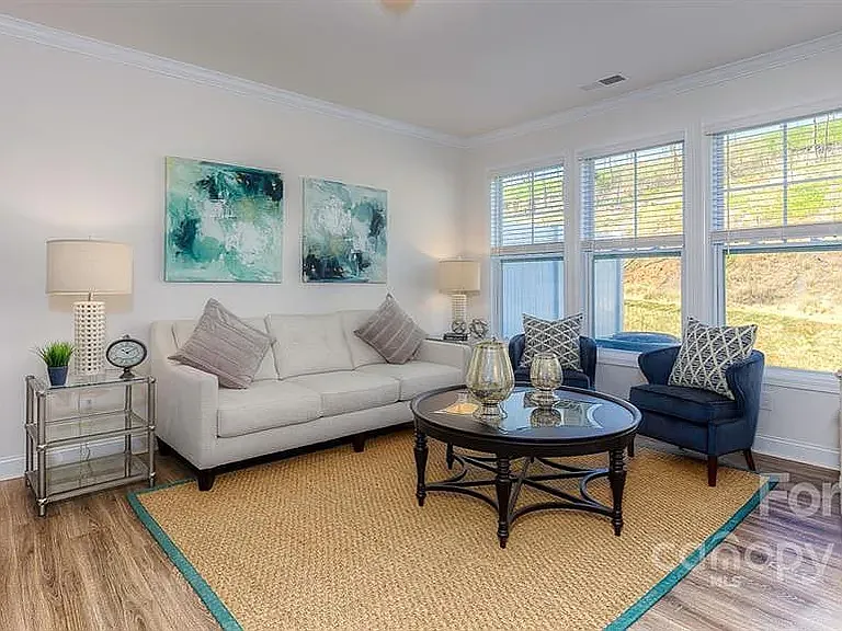 131 Creekview Rd — Photo 9