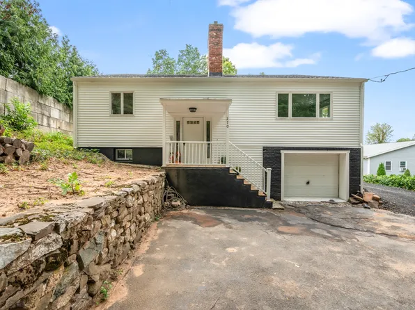 270 Cedarwood Ln, Newington, CT 06111