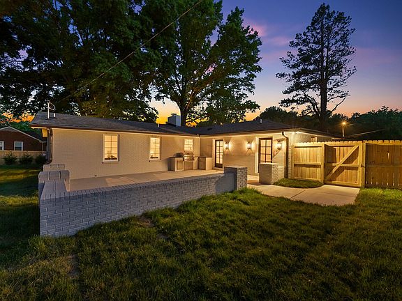 2nd image of 366 Barrywood Dr