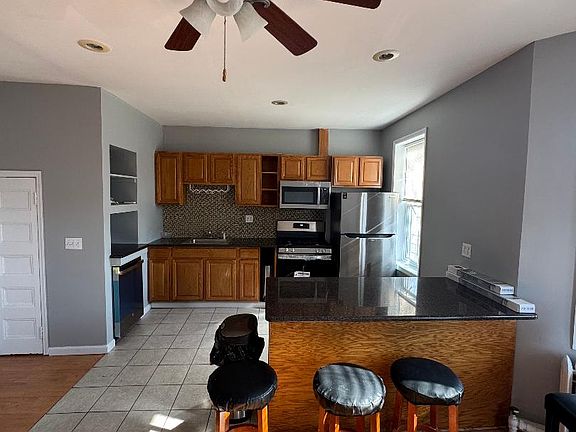 5th image of 8723 Ridge Blvd Floor 2