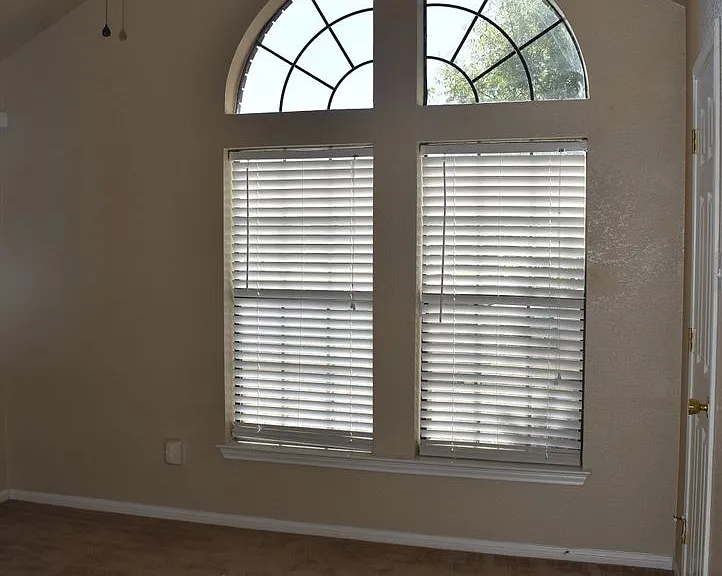 3905 Littlerock Dr — Photo 1