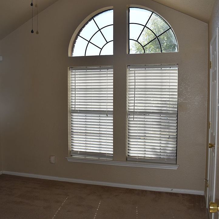 1st image of 3905 Littlerock Dr