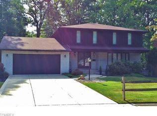 7512 Dogwood Ln, Parma, OH 44130