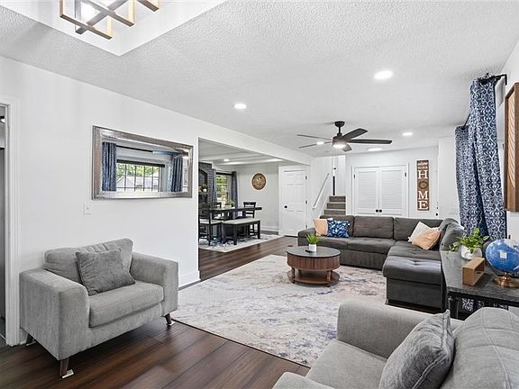 5th image of 12727 W 100th St
