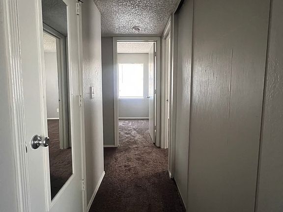 5th image of 615 N Park Blvd #4
