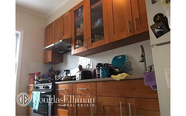 Rented by Douglas Elliman | media 10