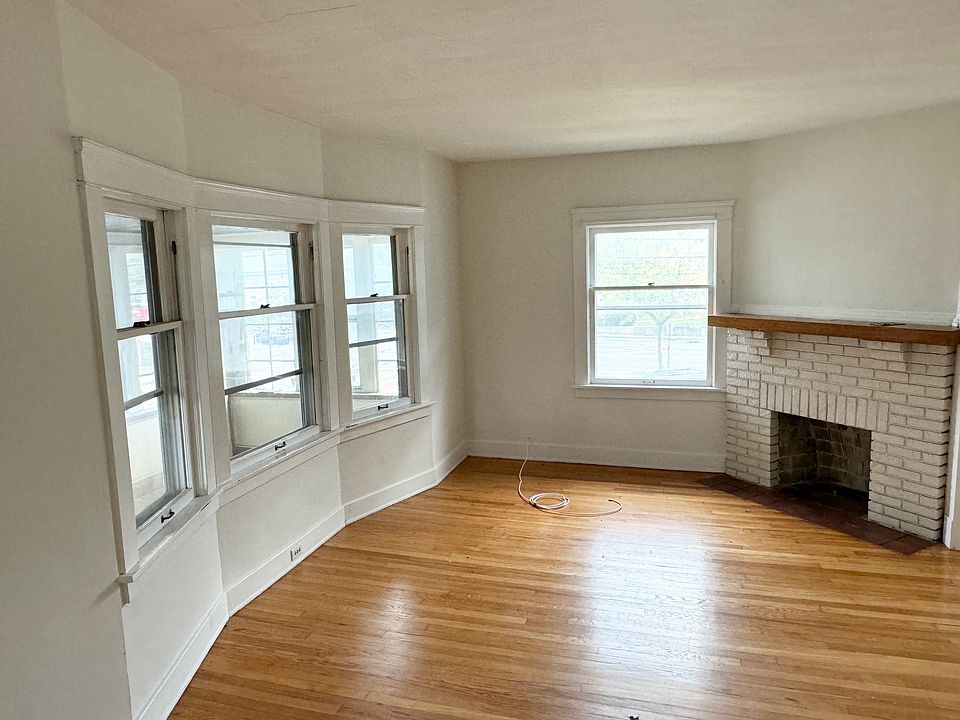 Living room with bay windows. Central A/C!
