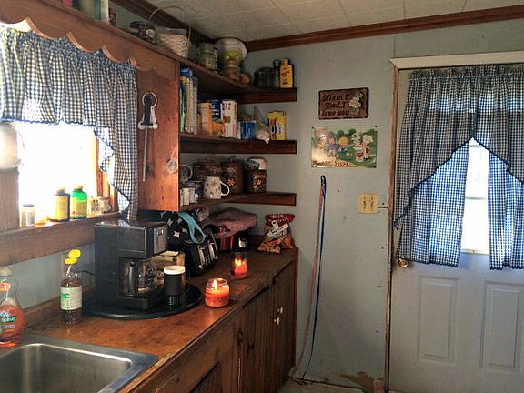 5th image of 1123 N Centennial St