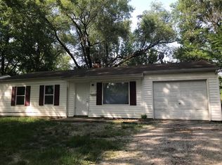 5 Westwood Dr, Cahokia, IL