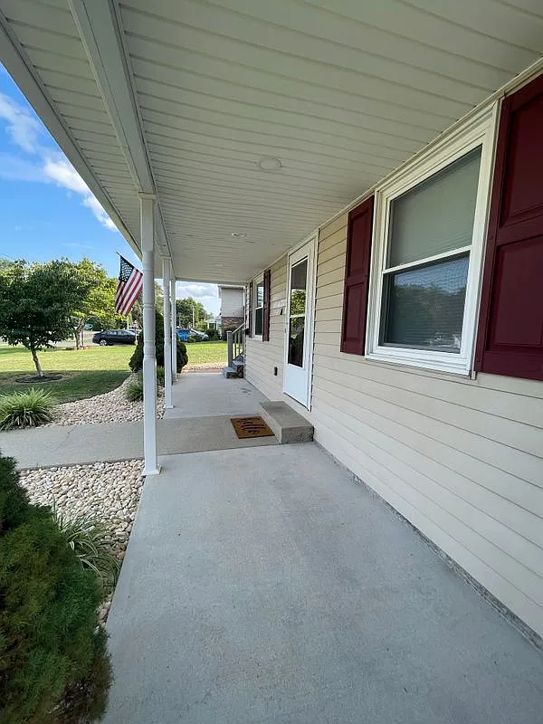 2 bed, 1.0 bath, 768 sqft, $1,500 — Photo 3