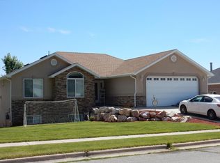 861 E 3350 N, North Ogden, UT 84414