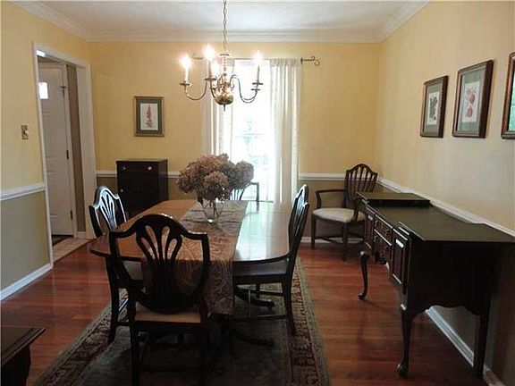 4th image of 1049 Lakemont Dr