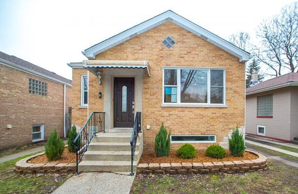 1st image of 3531 Clarence Ave #0