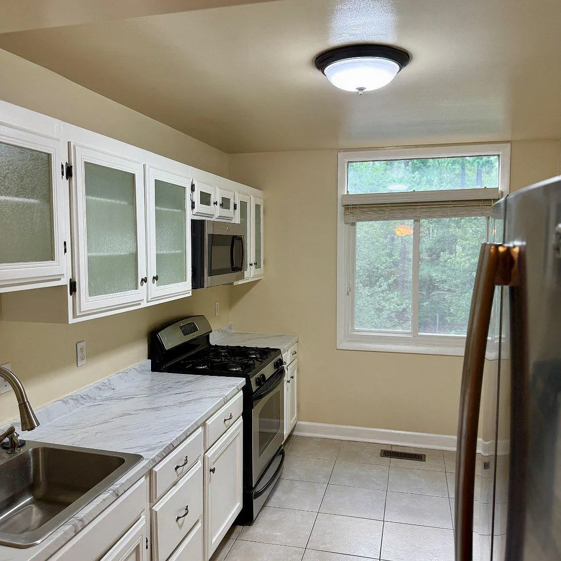 4 bed, 2.5 bath, 1694 sqft, $2,800 — Photo 4