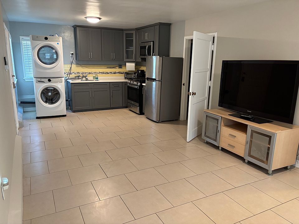 1st image of 3017 Montezuma Ave #B