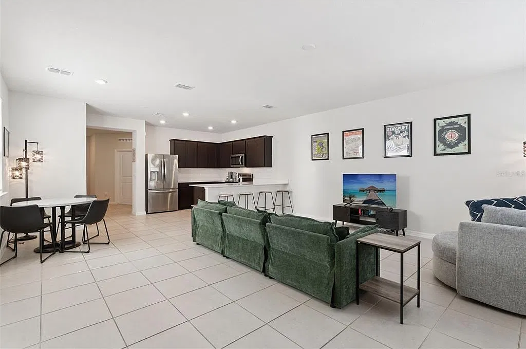 3 bed, 2.5 bath, 1608 sqft, $3,095 — Photo 4
