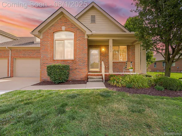 49798 Muskegon River Dr, Macomb, MI 48042