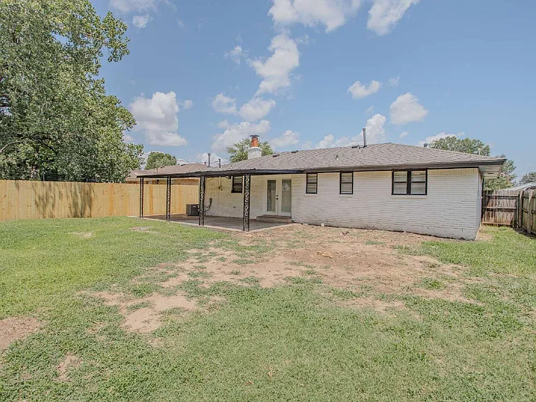 725 Butler St — Photo 12