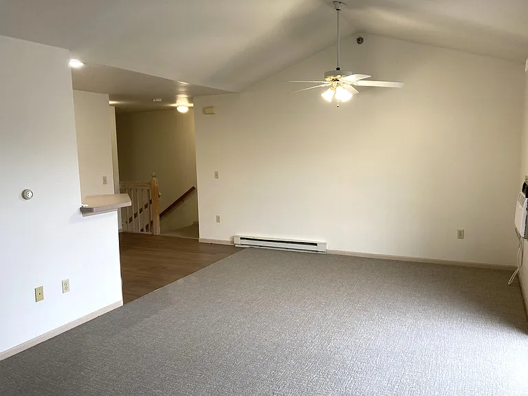 W181S8540 Lodge Blvd — Photo 4
