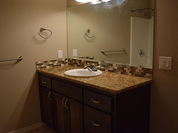 3rd image of 104 Ironway Dr