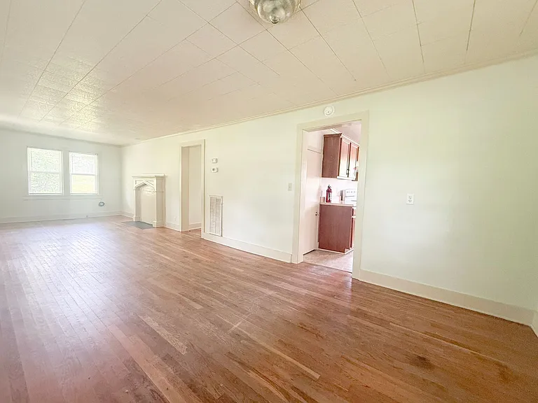 435 Lusk Ave — Photo 5