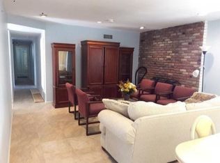18601 Prairie St, Northridge, CA 91324