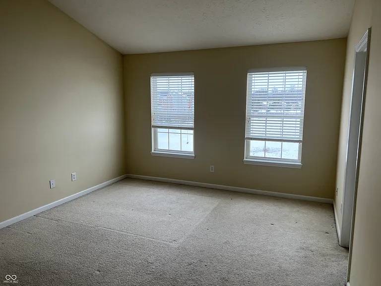 3522 Golden Gate Dr N — Photo 32