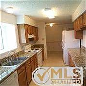 3rd image of 3221 Meadowood Dr
