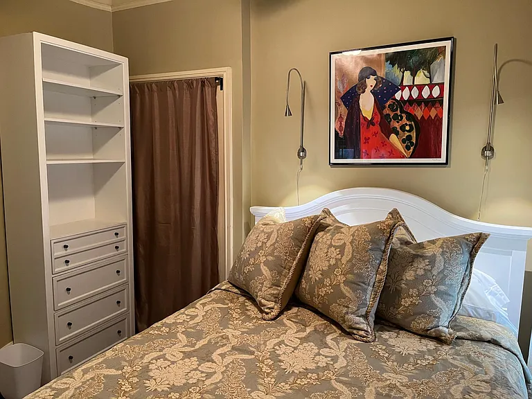 147 E Chestnut St #1 — Photo 6
