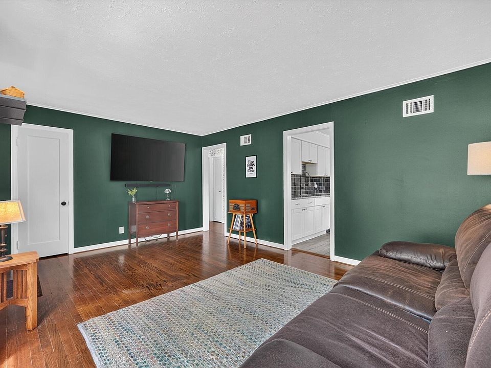 2331 Rowland Ave, photo 9