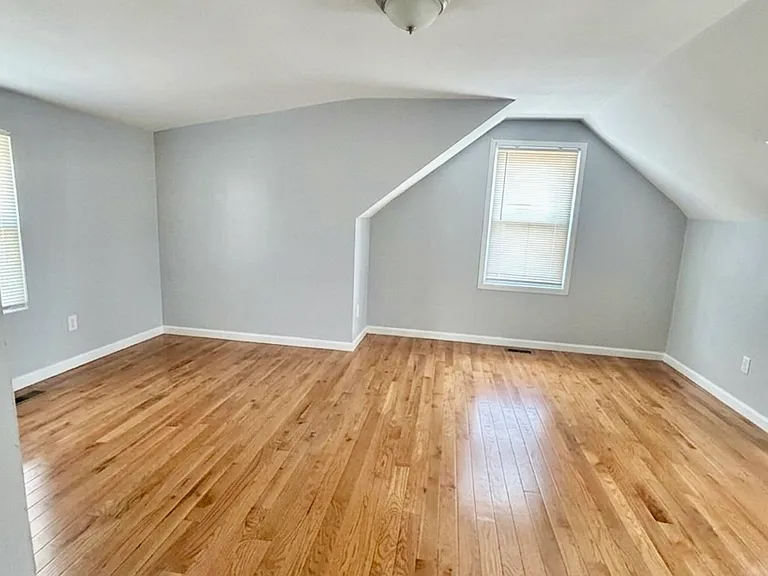 183 Manor Pkwy — Photo 9
