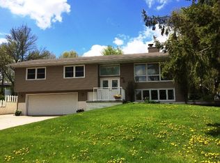 100 Canterbury Ct, Waunakee, WI 53597