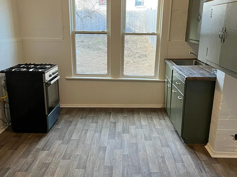 44 N Bond St #1 — Photo 17