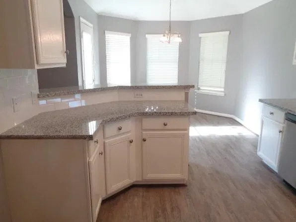 447 N Compass Rose Cir, Crosby, TX 77532