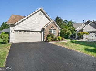 11 Nautical Ct, Bayville, NJ 08721
