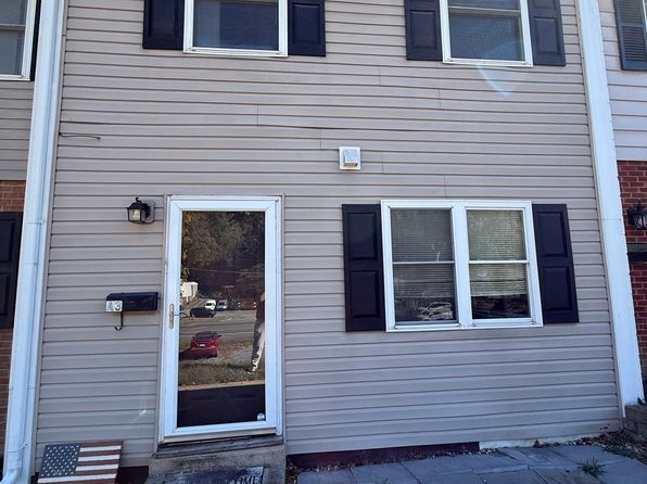 1045 S Main St APT A3