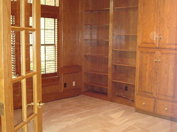 2nd image of 5915 Club Hill Pl