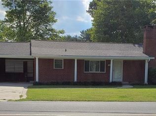 124 Lovers Ln, Mount Airy, NC 27030