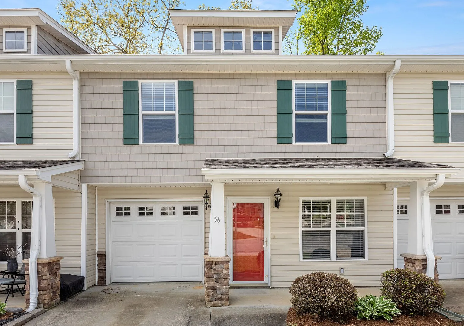 Lovely Townhome - Great Fletcher Location! — Photo 1