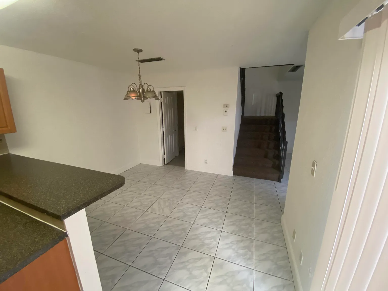 2 bed, 2.5 bath, 1328 sqft, $2,000 — Photo 3