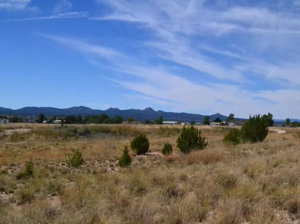 610 W Rose Dr, Paulden, AZ 86334