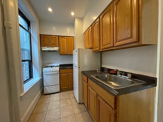 Rented by HOLTON REAL ESTATE INC. | media 20