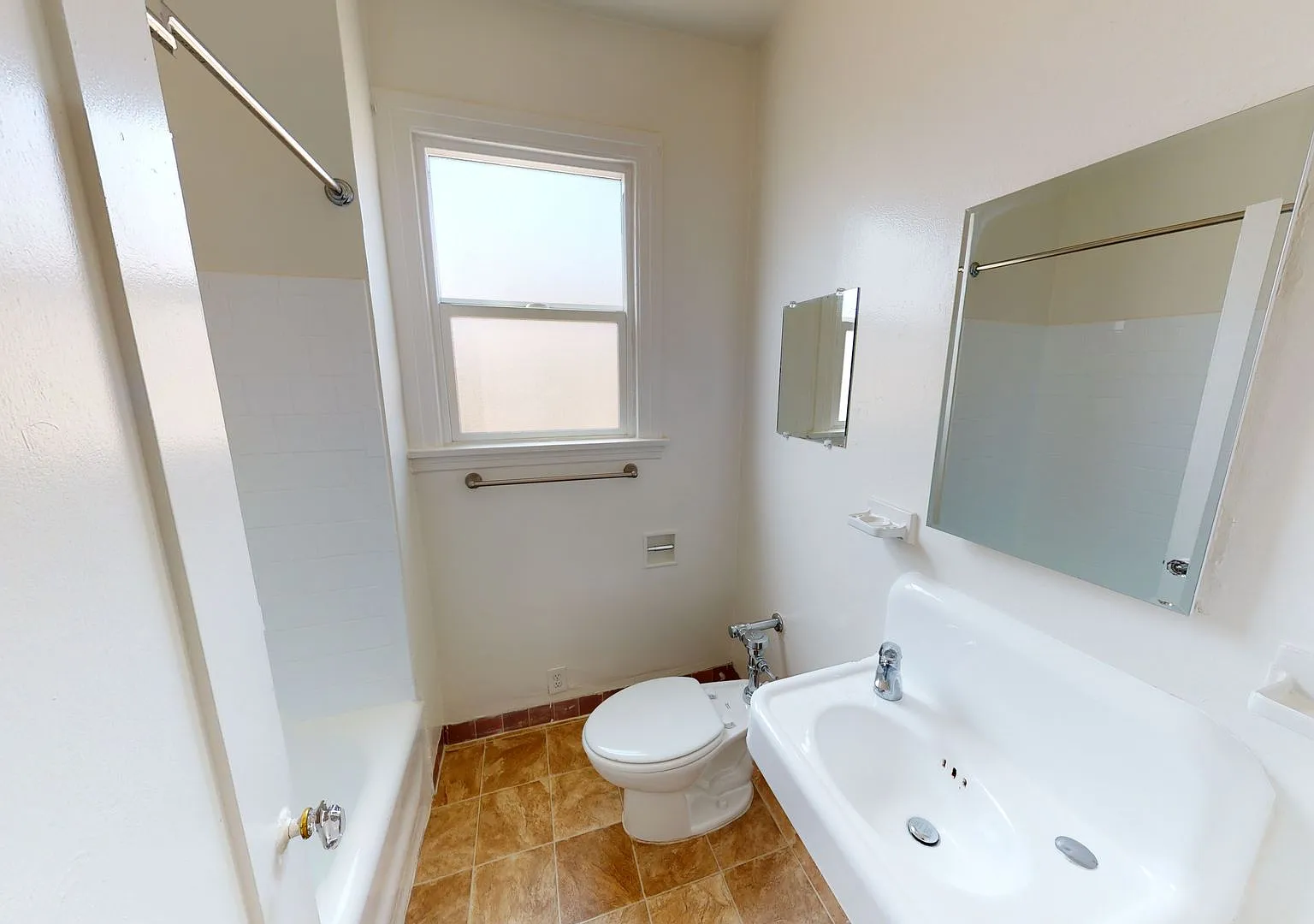 Single classic charm with a homey feel in South Pasadena! — Photo 2