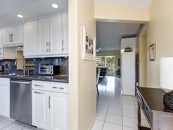 5th image of 190 SE 5th Avenue #108
