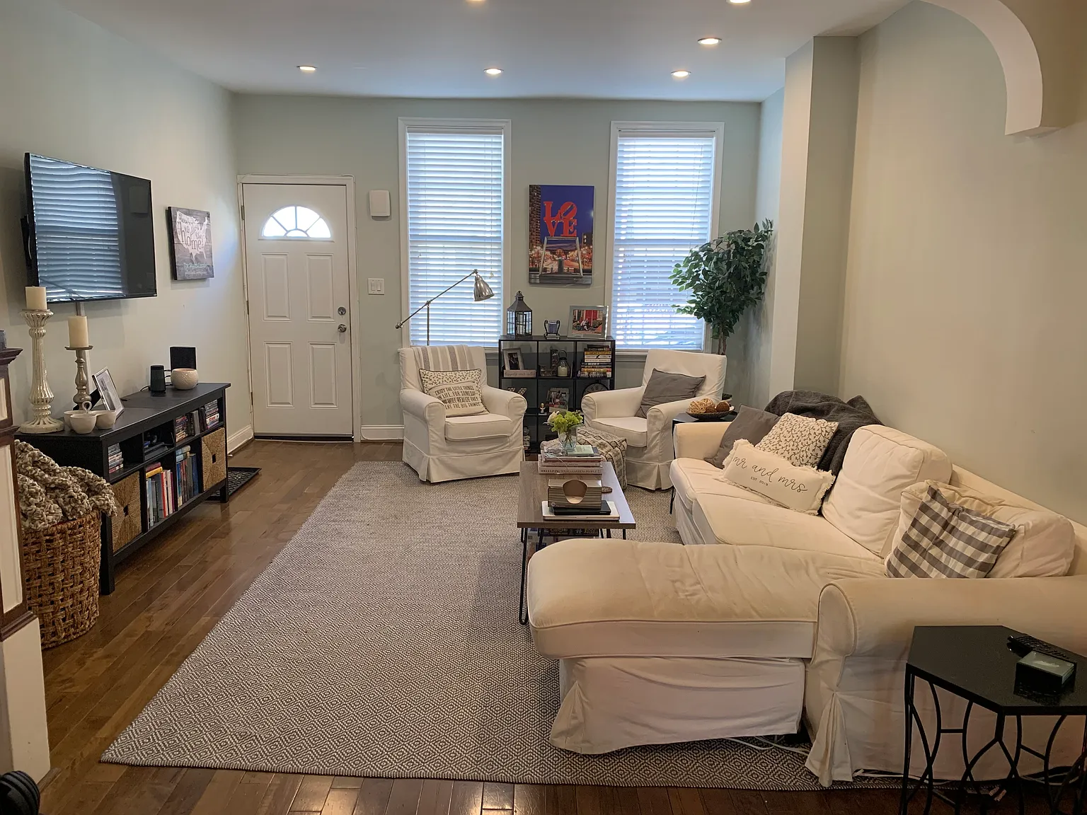 2 bed, 1064 sqft, $1,750 — Photo 2