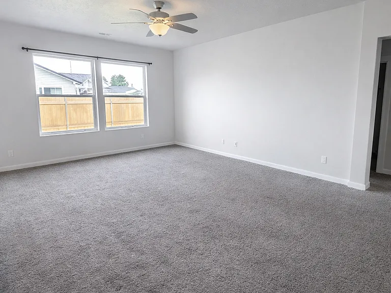 1720 SW Gabar Ct — Photo 7