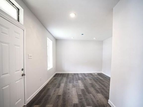 3rd image of 1237 Shawmut Pl