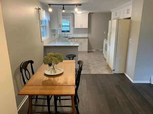 317 Cynthia Dr, Chardon, OH 44024